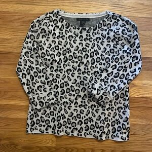 Beautiful Tahari sweater